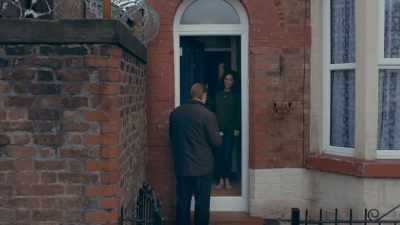 Yeah, she phoned me, said she
couldn't make the meeting, - Broken
