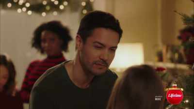 -Yeah, right?
-[chuckles] - Christmas Unwrapped