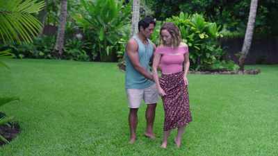 Yeah, right, left. - Romance in Hawaii