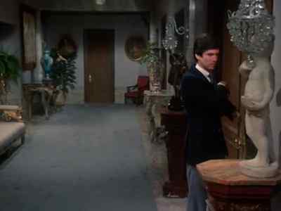 - Yeah?
- Rise and shine, Dominic. - Remington Steele