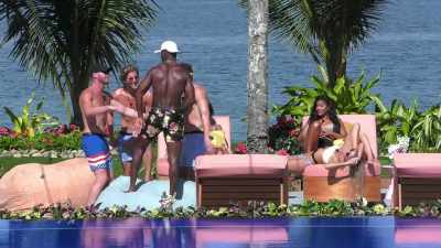 >> YEAH? - Love Island