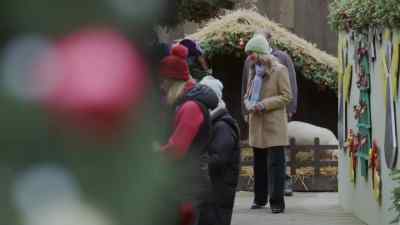 - Yeah, she's quite pretty.
- She's quite frustrating. - 'Tis the Season to Be Irish