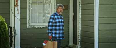 Yeah, she's real fine, ese. - How the Gringo Stole Christmas