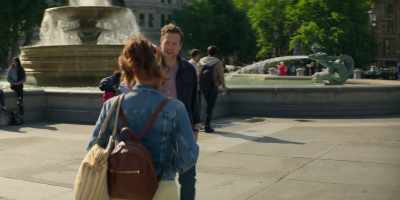- Yeah. So fast. Amazing.
- Tower Bridge. - Trying