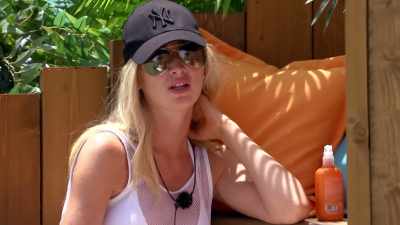 ‐Yeah.
‐So, I think we do
get on in our personality, - Love Island