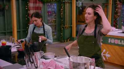 - Yeah.
So this is a Swiss meringue, - Baking It