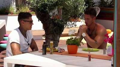 ‐Yeah?
‐Something's not‐‐yeah,
something's not right - Love Island