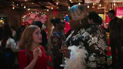 - Yeah, that sounds just right.
- [LAUGHS] - Zoey's Extraordinary Christmas