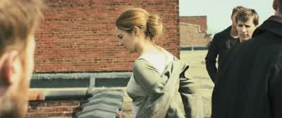 Yeah, stiff, take it off! - Divergent