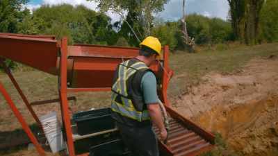 Yeah, that'd be good. - Gold Rush: Parker's Trail