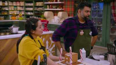 - Yeah. The emperor Shah Jahan,
he built it - Baking It