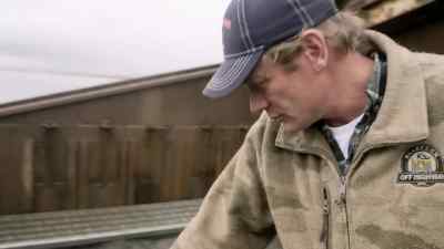 Yeah, there's gold down here. - Bering Sea Gold