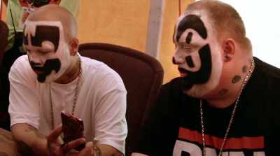 Yeah, there's
thousands of Juggalos - The United States of Insanity