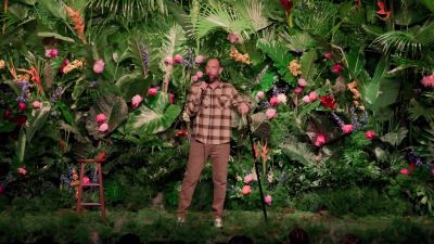 Yeah, they'd point out chicks they like - Ari Shaffir: America's Sweetheart