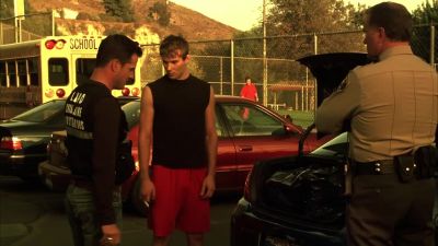 - Yeah, they're new, huh ?
- Yeah, I got them this weekend. - CSI: Crime Scene Investigation