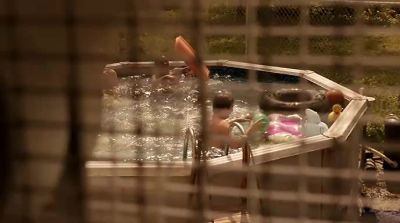 Yeah, throw it. - Shameless