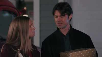 Yeah, me too. - Everything Christmas