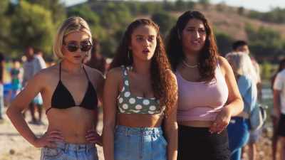 Yeah, well, she called my mom
and now my mom thinks I have syphilis. - American Pie Presents: Girls' Rules