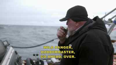 Yeah, we're out here. - Bering Sea Gold