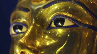 Yeah, so we've got obsidian
for his pupils - Tutankhamun: Secrets of the Tomb