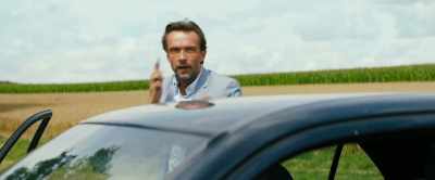 -Yeah, what's up?
-It's me. - Lommbock