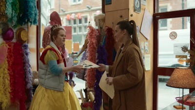 - Yeah. Who are you looking for?
- My husband. - Extraordinary