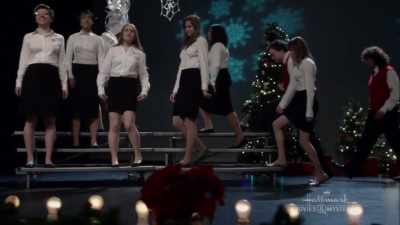 Yeah, why would Betsy let
a little thing like 7,000 miles - Home for Christmas Day