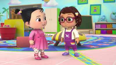 -Yeah, woo-hoo!
-[Bella squealing] - CoComelon Lane