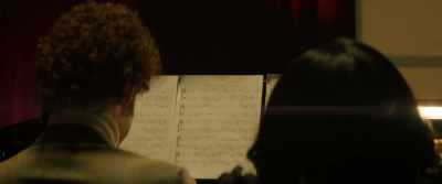 - Yeah.
- ♪ World ♪ - Spinning Gold