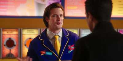 - Yeah, yeah, sure.
I'm practically a regular here. - Reginald the Vampire