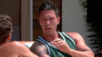 ‐Yeah, yeah.
‐Whereas I think some people
growing up, they see - Love Island