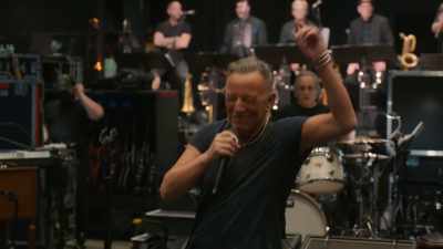 ♪ Yeah, yeah, yeah, yeah ♪ - Road Diary: Bruce Springsteen and The E Street Band
