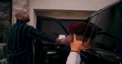 Yeah, yep, go inside.
- No, who is that? - 10 Reasons Why Men Cheat