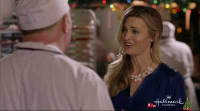 - Yeah. You're probably right.
- Yeah. Don't worry about this, Hal, okay? - Christmas in Love
