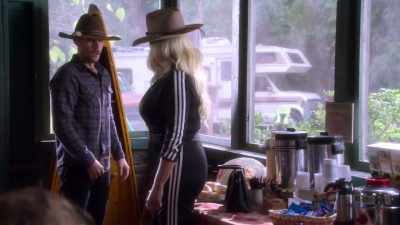 Yeehaw!
The cornhole tournament's back on, honey. - AJ and the Queen