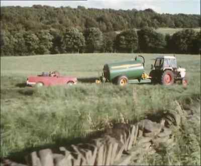 Yelling and horn blaring - Last of the Summer Wine