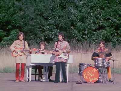 ♪ Yellow matter custard ♪ - Magical Mystery Tour