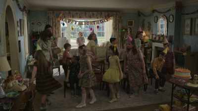 ♪ Yellow polka-dot bikini... - Here