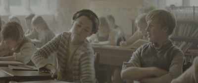 - (YELPS)
- (LAUGHTER) - The Railway Children Return