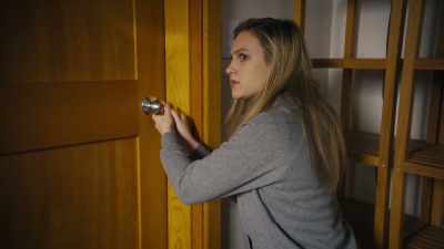 Yep. That's her. - Deadly Secrets