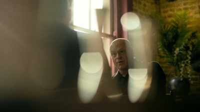 - Yes.
- And all of a sudden, - Ross Kemp: Mafia and Britain
