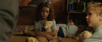 Yes, but Beth is a bit frightened. - Little Monsters