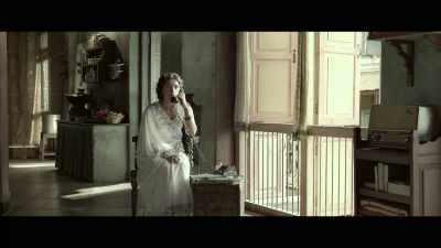 -Yes?
-Booked a two-minute call to Kathiawar? - Gangubai Kathiawadi