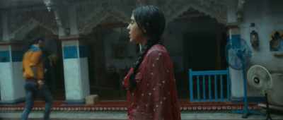 -Yes.
-Breathe... - Atrangi Re