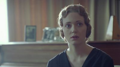- Yes, Collie?
- It's Miss Savernake. - Agatha Christie's Poirot