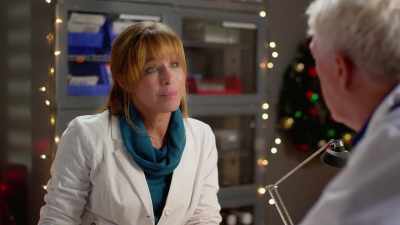 - Yes, dad, please. - The Christmas High Note
