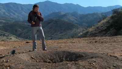 Yes, Elgin, what did you find?
- There are three holes here. - Night of the Lepus