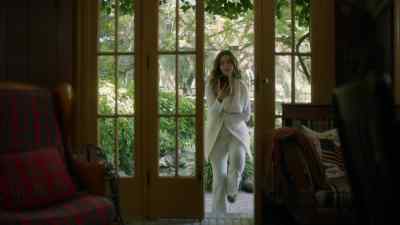 - Yes.
- [Ella] Oh, my gosh. Stop it. - A Carpenter Christmas Romance