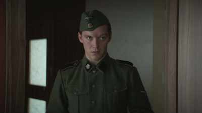 Yes. He gave it to her. - The Tattooist of Auschwitz