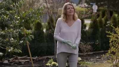 - Yes?
- Hi, I'm Sally Allison - The Julius House: An Aurora Teagarden Mystery